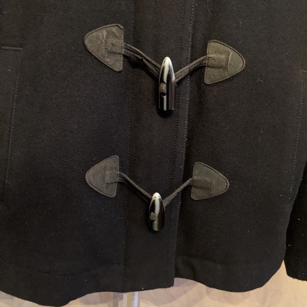 Classic Black Collared Gap Jacket - image 2